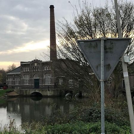 Gezellige Pipo Met Grote Schommel Aan Het Water Villa Medemblik Eksteriør billede