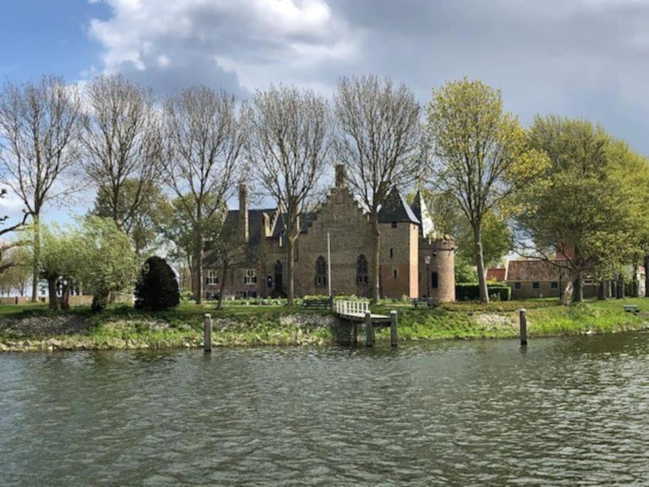 Gezellige Pipo Met Grote Schommel Aan Het Water Villa Medemblik Eksteriør billede